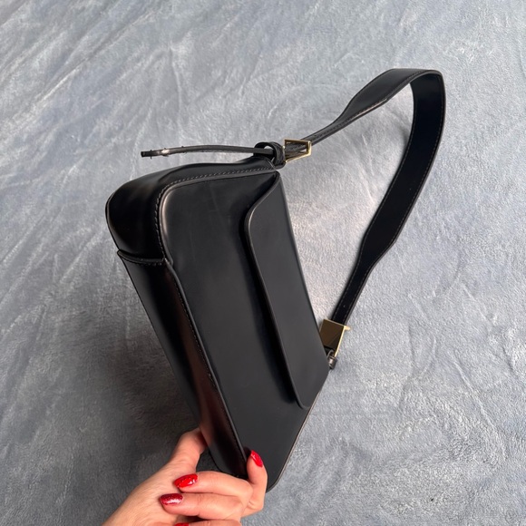 Zara Classic Trapeze Minimalist Black Shoulder Bag - Picture 7 of 8